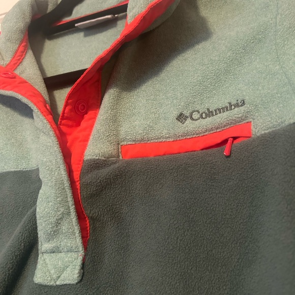 Columbia Two-Tone Green and Pink Pullover - Picture 2 of 4